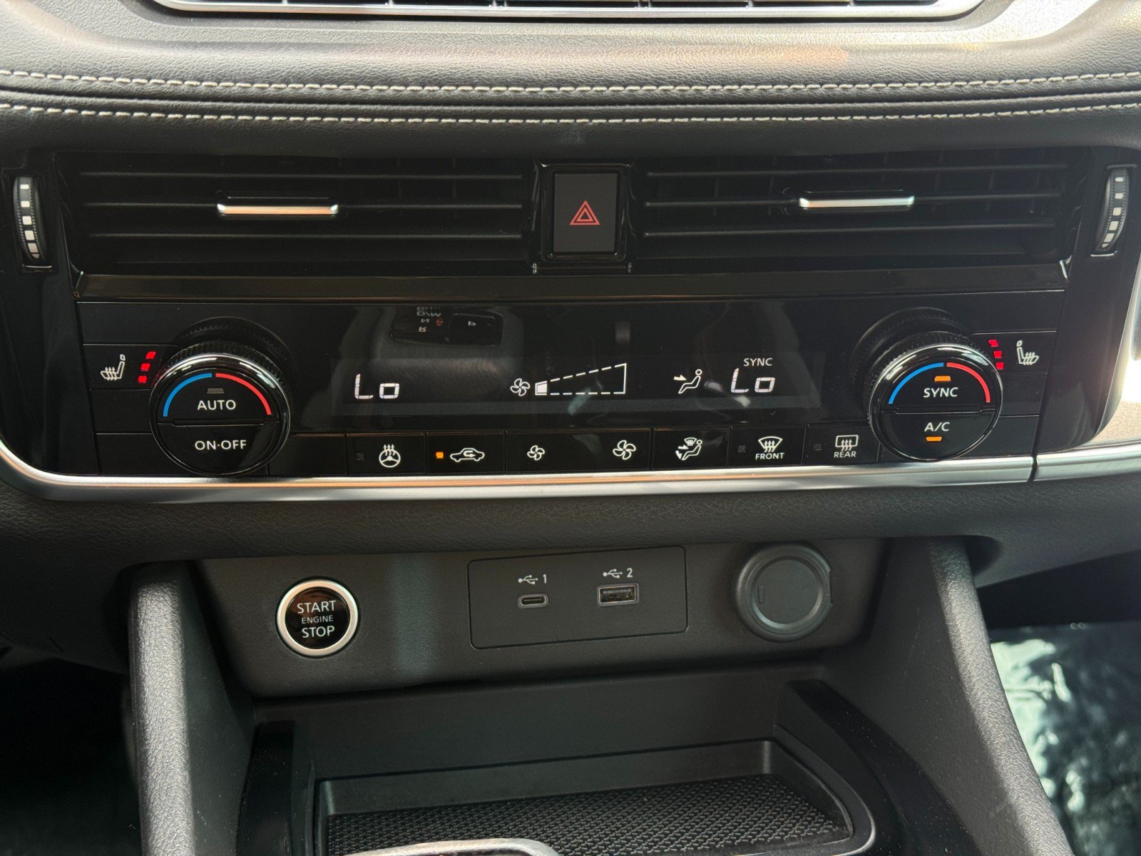 Used 2022 Nissan Rogue SV w/ SV Premium Package FWD image 25