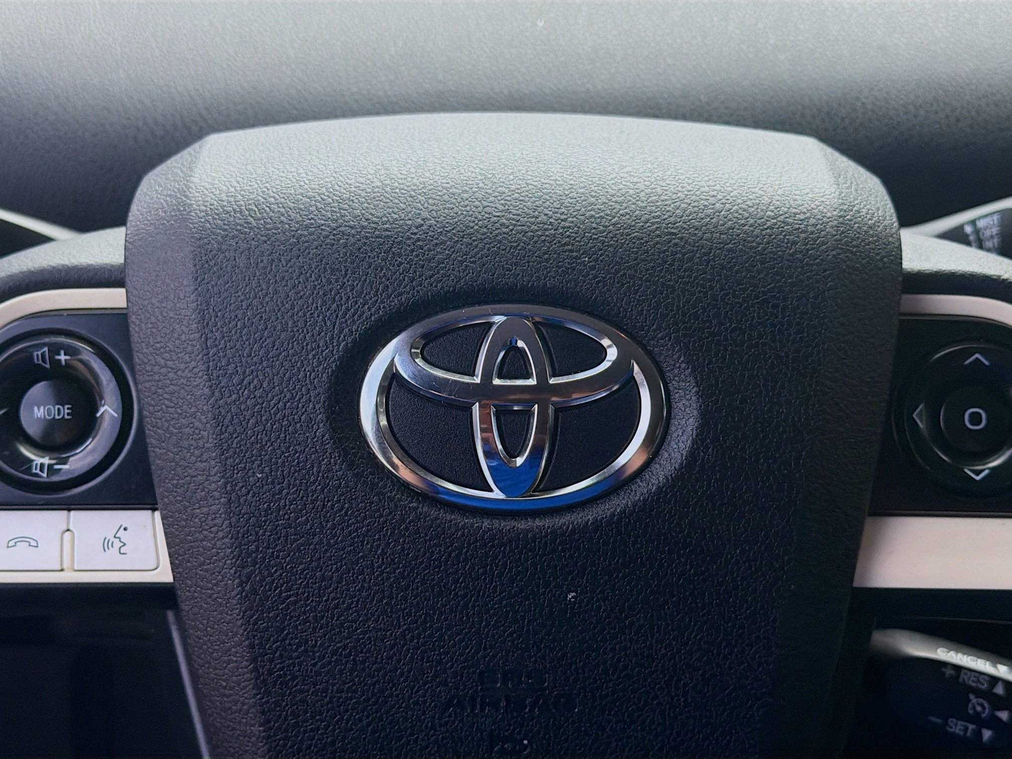 Used 2016 Toyota Prius Two image 11