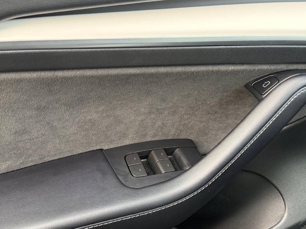Used 2023 Tesla Model 3 Standard Range RWD image 11
