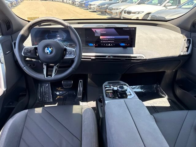 Used 2026 BMW iX xDrive60 w/ M Sport Package AWD/4WD image 34
