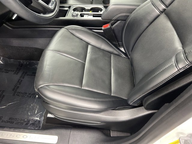 Used 2022 Lincoln Corsair AWD w/ Premium Package image 14