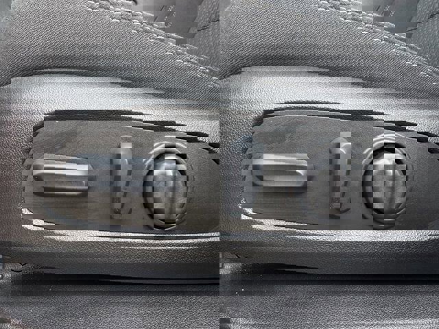 Used 2023 GMC Terrain SLE w/ Driver Convenience Package image 28