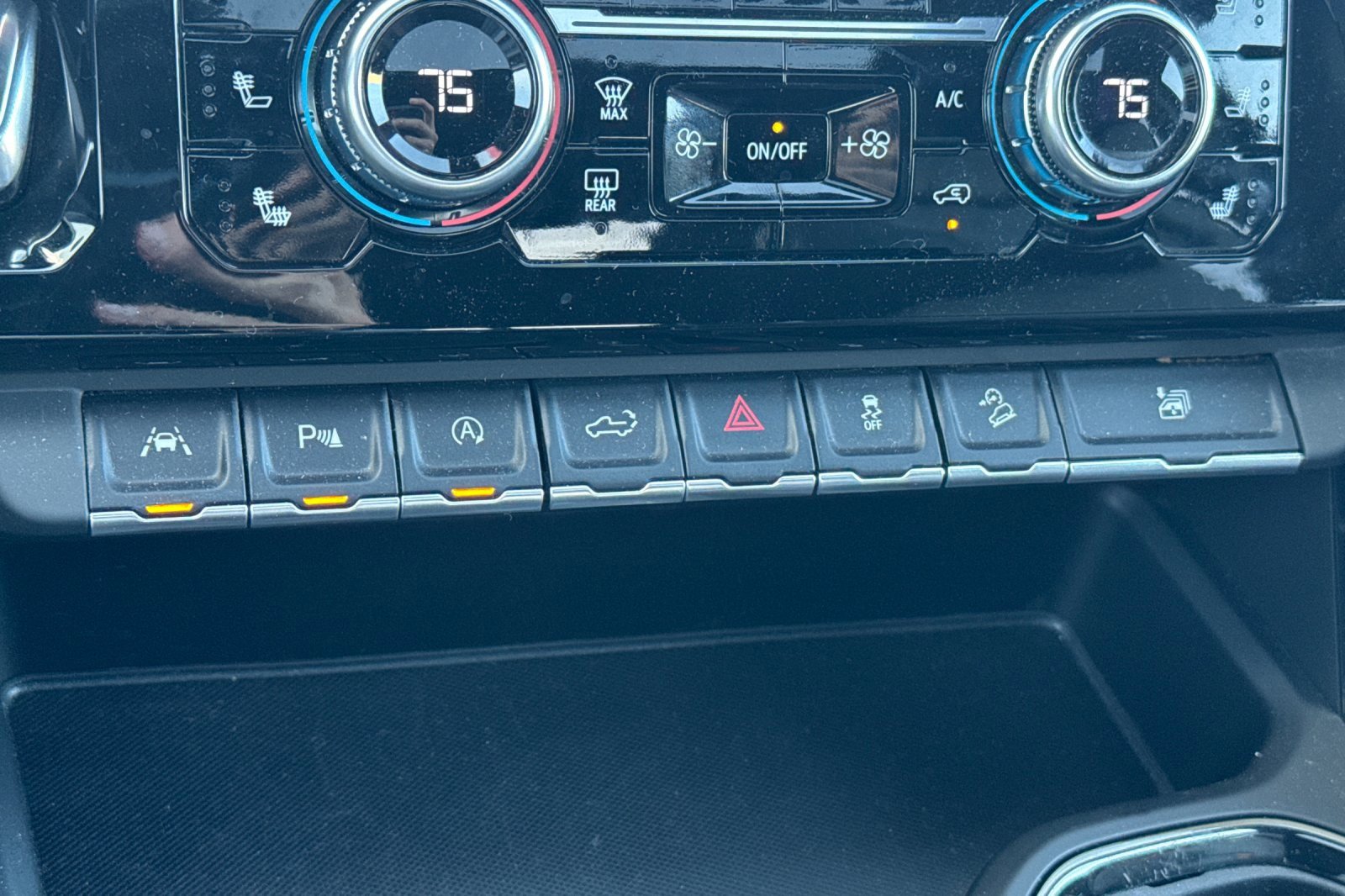 Used 2022 GMC Sierra 1500 AT4 w/ AT4 Premium Package image 31