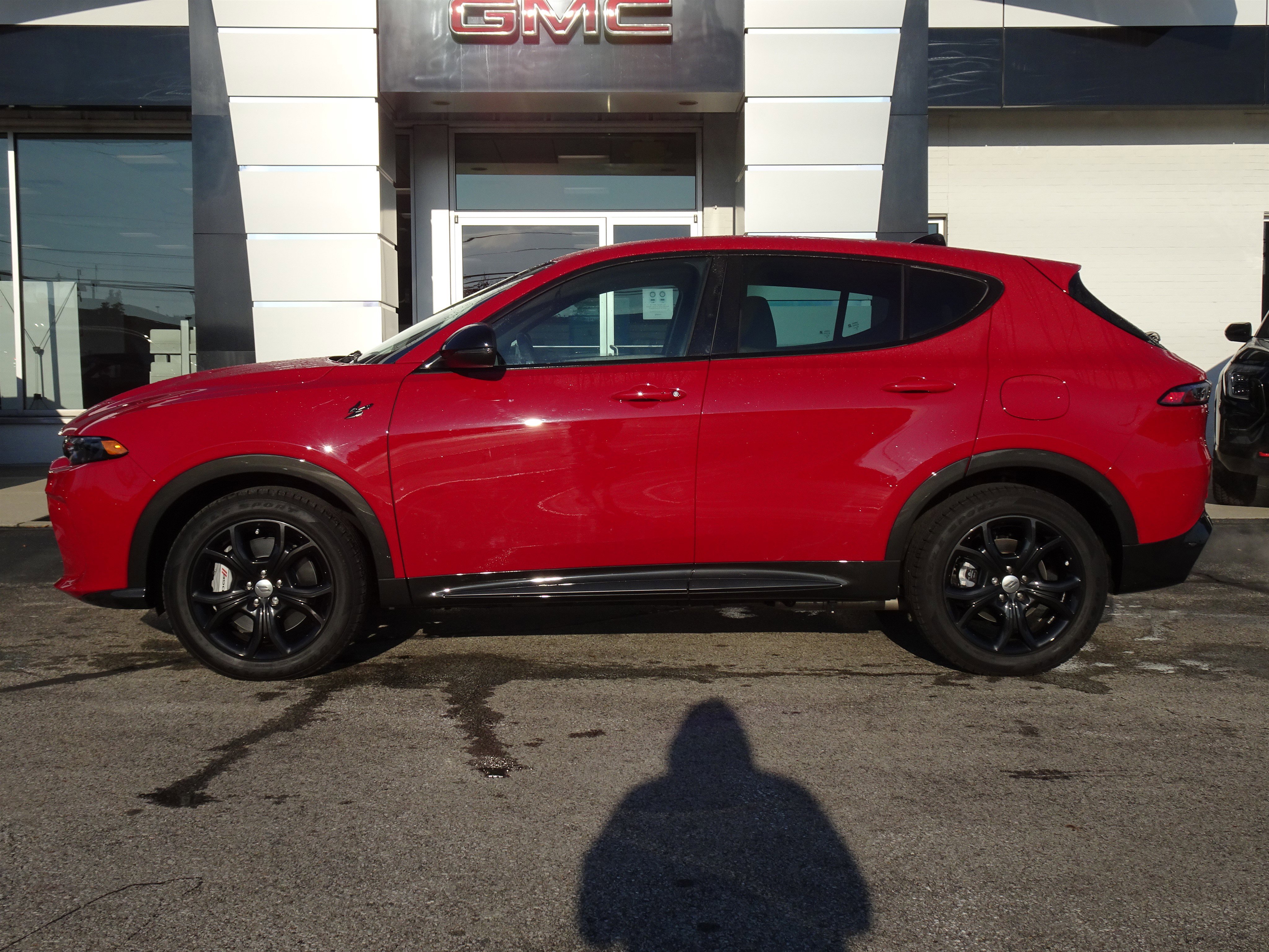 Used 2024 Dodge Hornet R/T w/ R/T Blacktop Package image 2