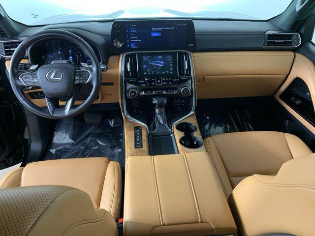 Certified 2025 Lexus LX 600 4WD w/ Interior Upgrade Package image 39