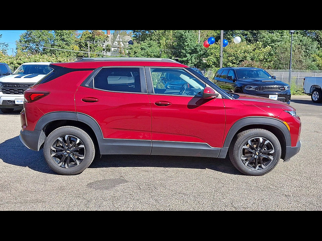 Certified 2021 Chevrolet TrailBlazer LT w/ Convenience Package FWD image 9