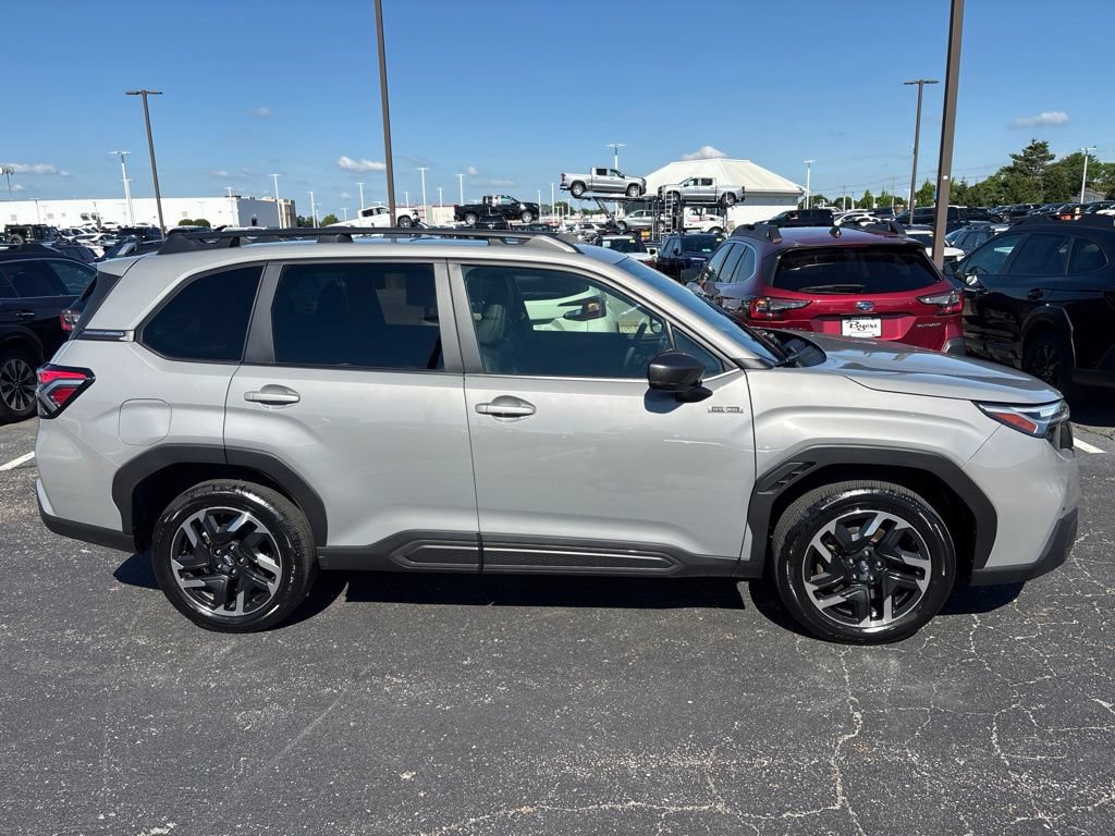 Used 2025 Subaru Forester Limited AWD/4WD image 2