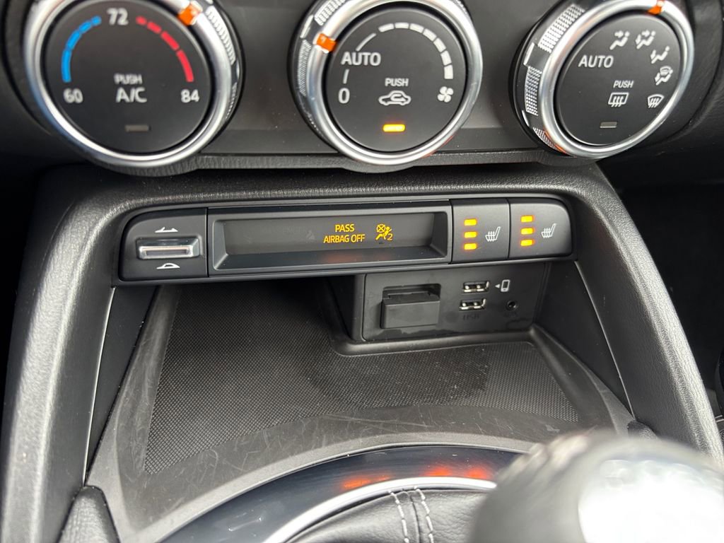 Used 2023 MAZDA MX-5 Miata Grand Touring RWD image 32