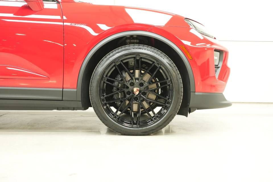 New 2026 Porsche Macan 4 Electric AWD/4WD image 40