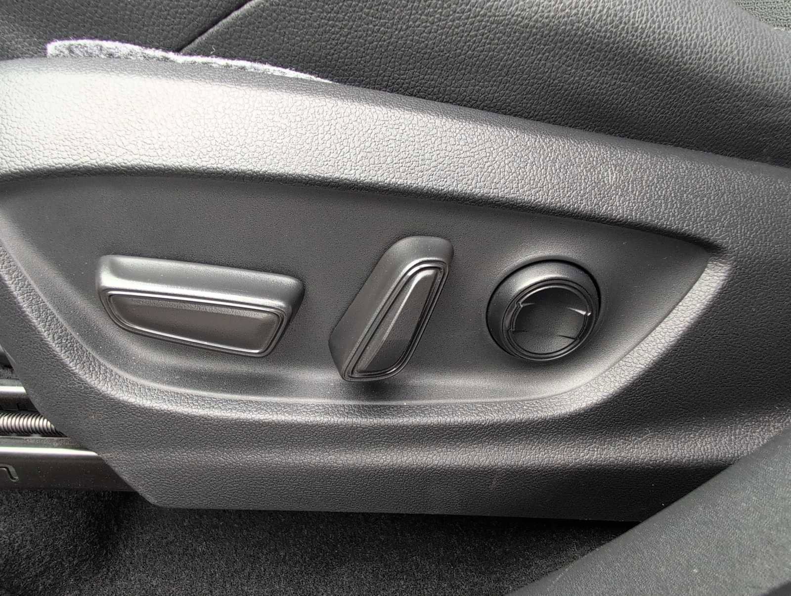 Certified 2024 Subaru Solterra Limited image 17