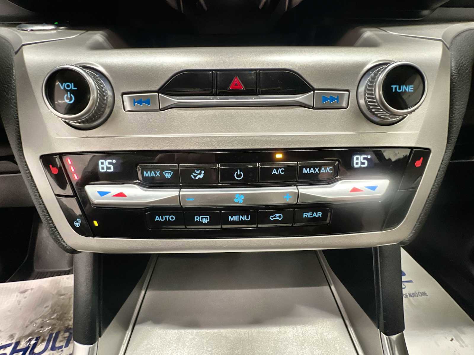 Used 2021 Ford Explorer XLT w/ Equipment Group 202A image 17