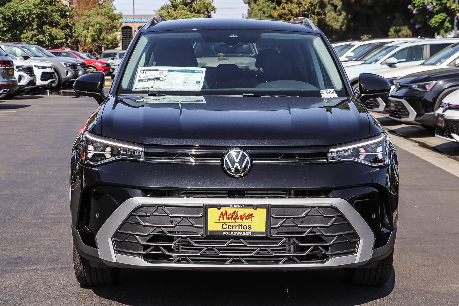 New 2026 Volkswagen Taos SE FWD image 2