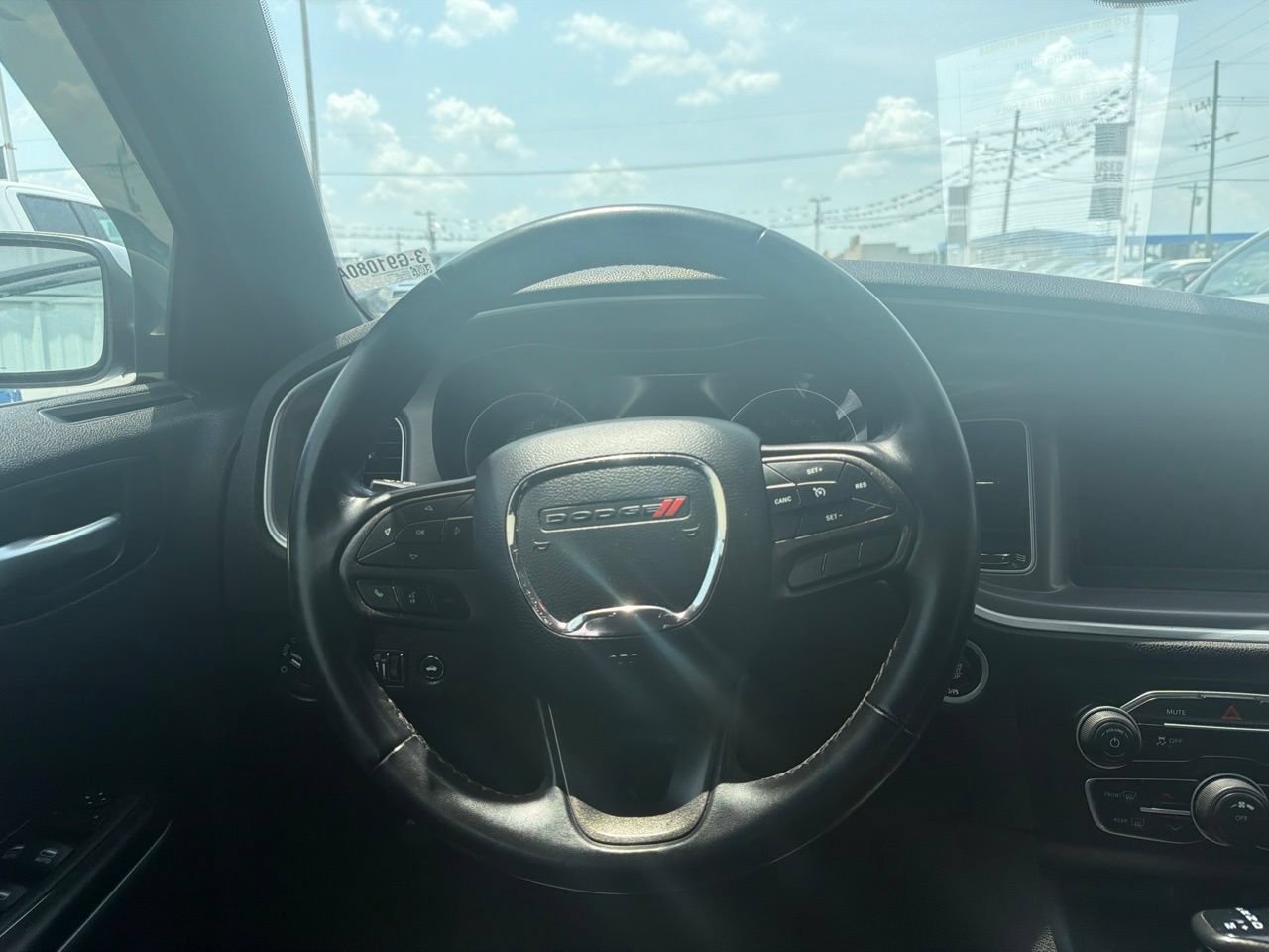 Used 2022 Dodge Charger SXT RWD image 11