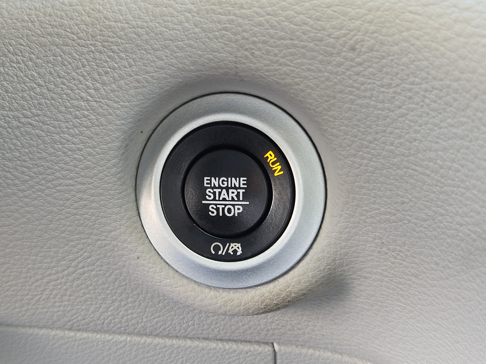 Used 2023 Chrysler Pacifica Touring-L AWD/4WD image 24