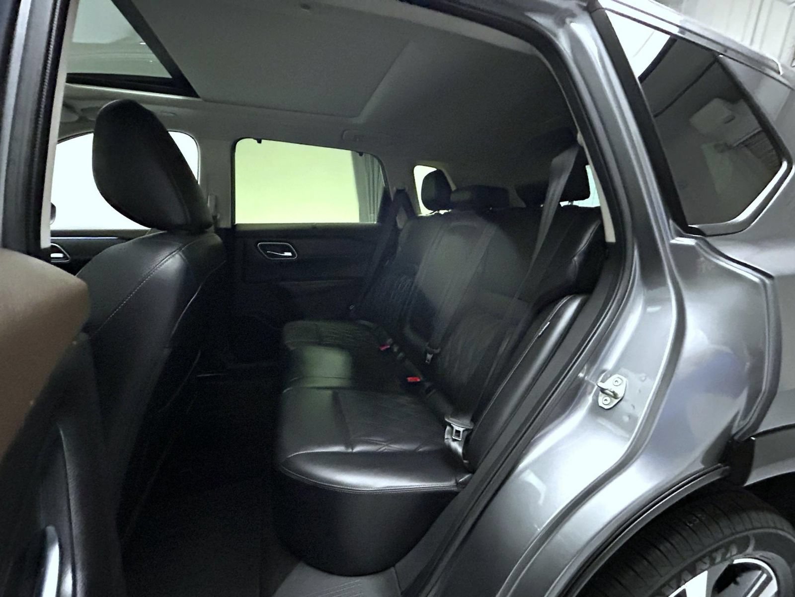 Certified 2023 Nissan Rogue Platinum w/ Platinum Premium Package AWD/4WD image 19