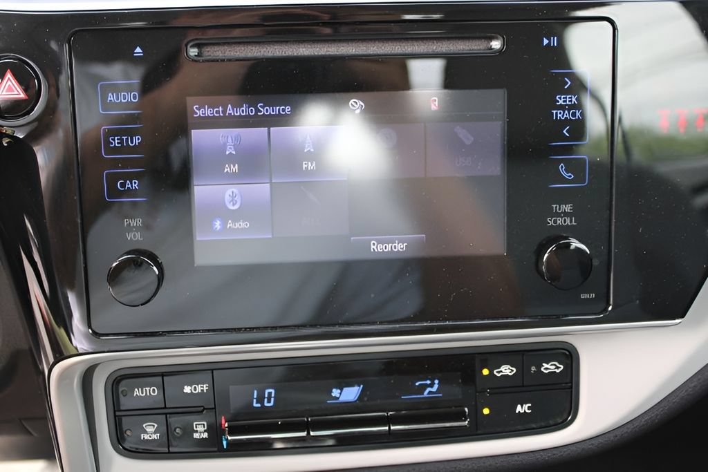 Certified 2018 Toyota Corolla LE FWD image 15