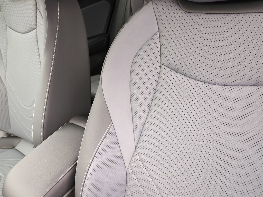 New 2026 Volkswagen Tiguan SE R-Line image 16