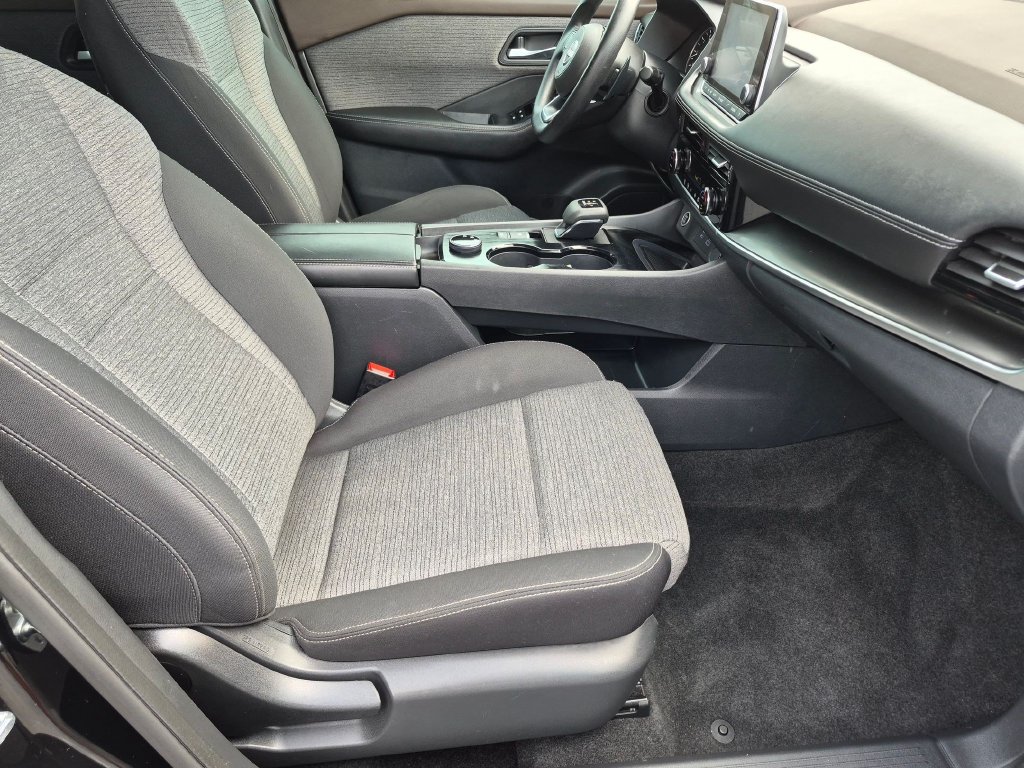 Used 2022 Nissan Rogue SV AWD/4WD image 25