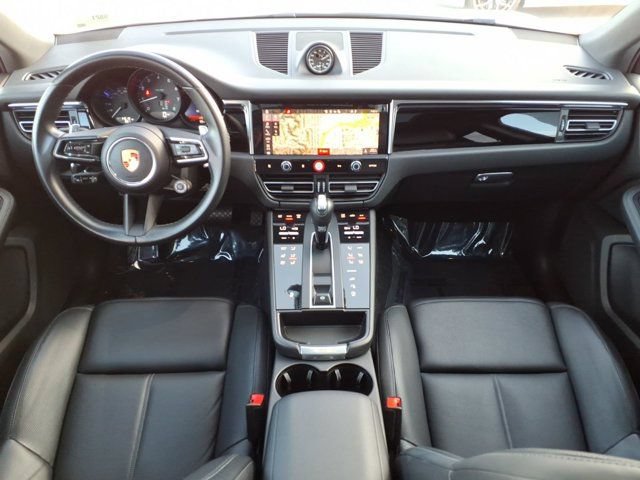 Used 2023 Porsche Macan AWD/4WD image 4