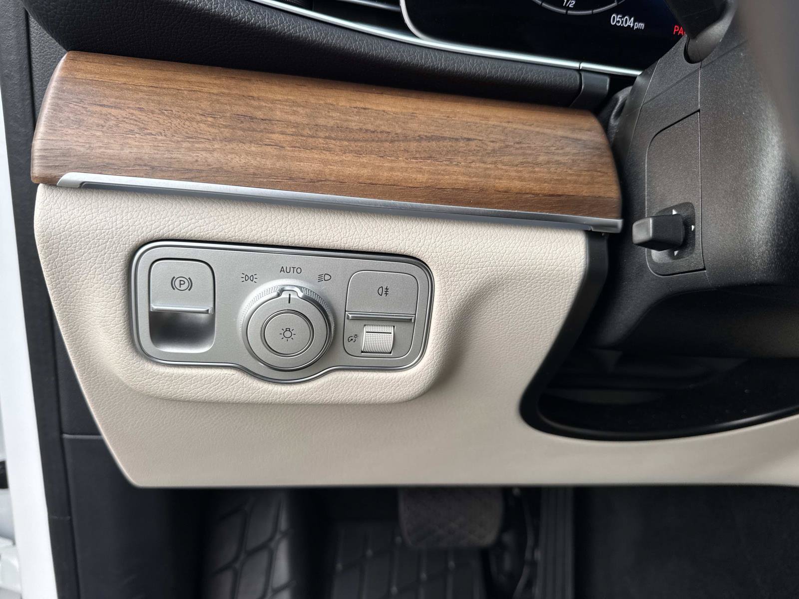 Certified 2025 Mercedes-Benz GLE 350 4MATIC image 33