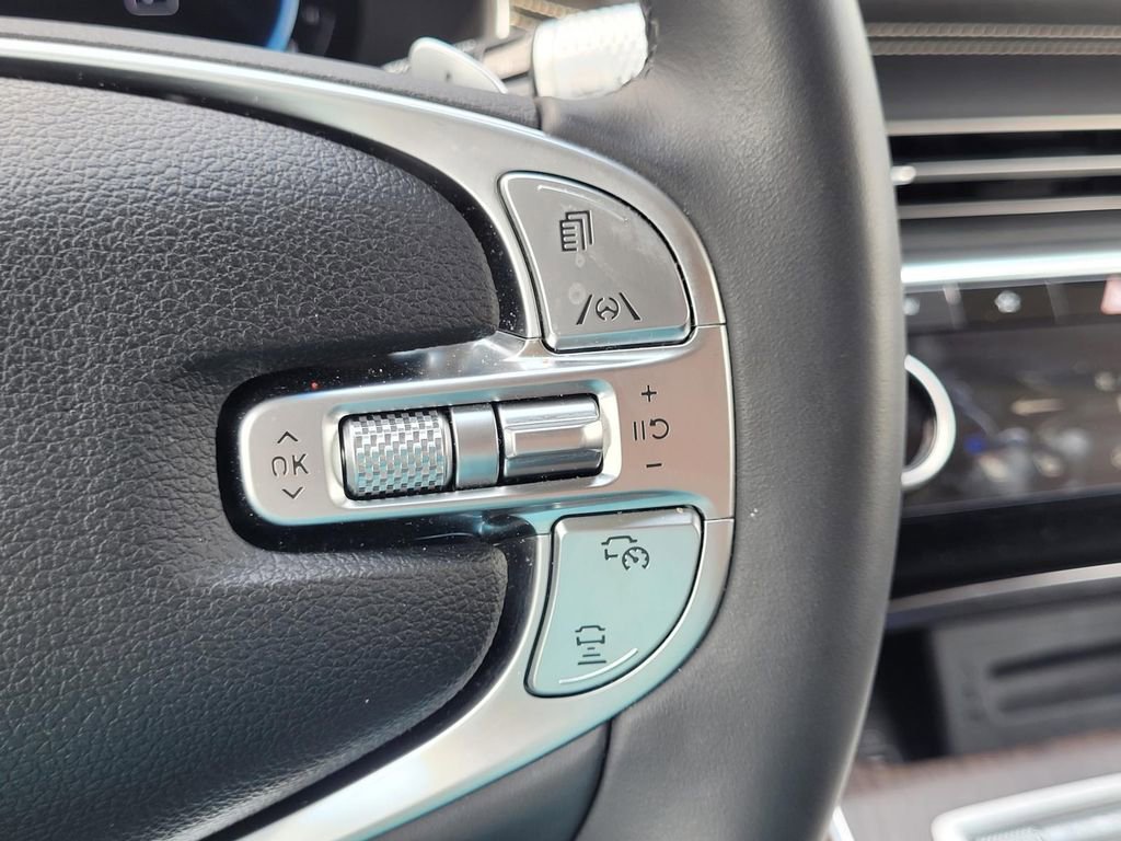 Used 2023 Genesis GV80 2.5T w/ Prestige 20" Package image 20