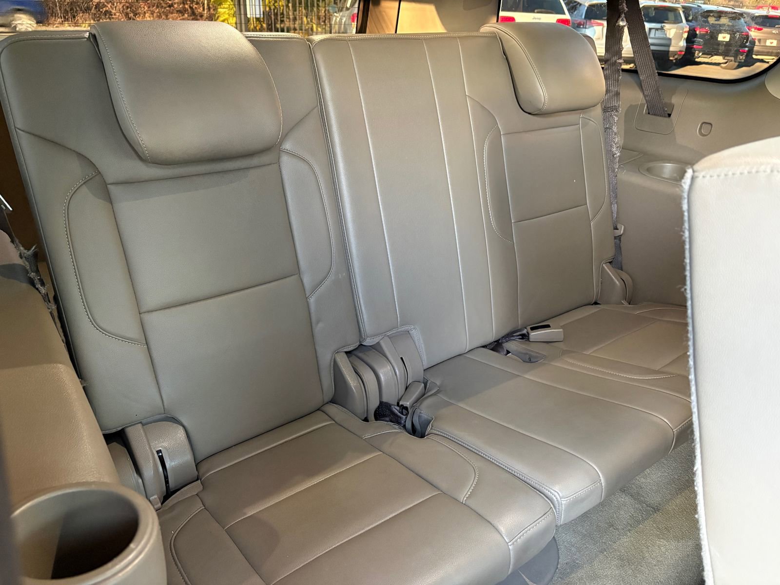 Used 2018 Chevrolet Suburban LT image 25