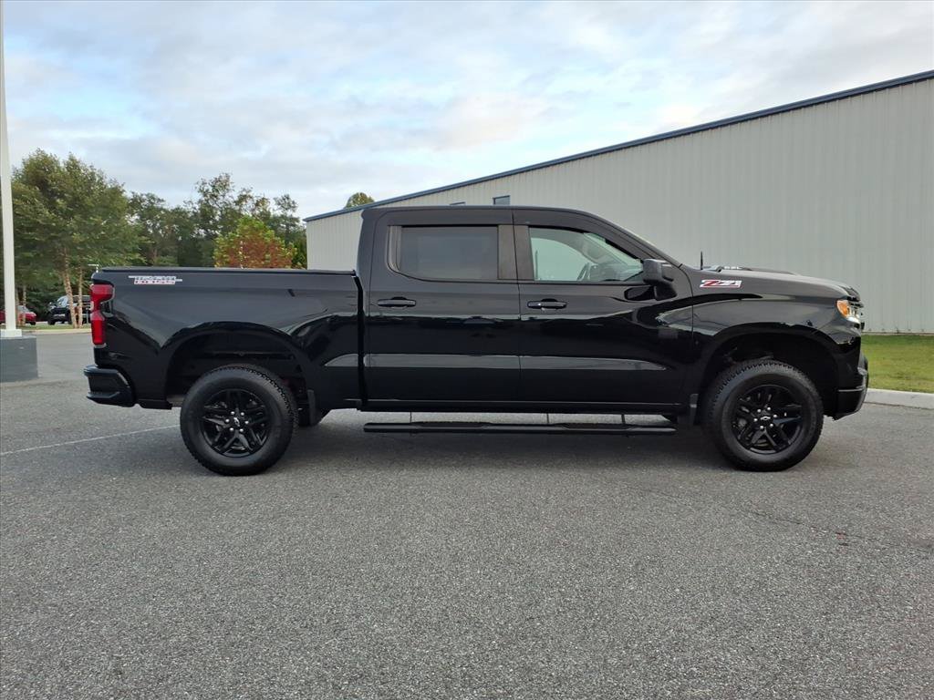 Used 2023 Chevrolet Silverado 1500 LT Trail Boss w/ Convenience Package II AWD/4WD image 3