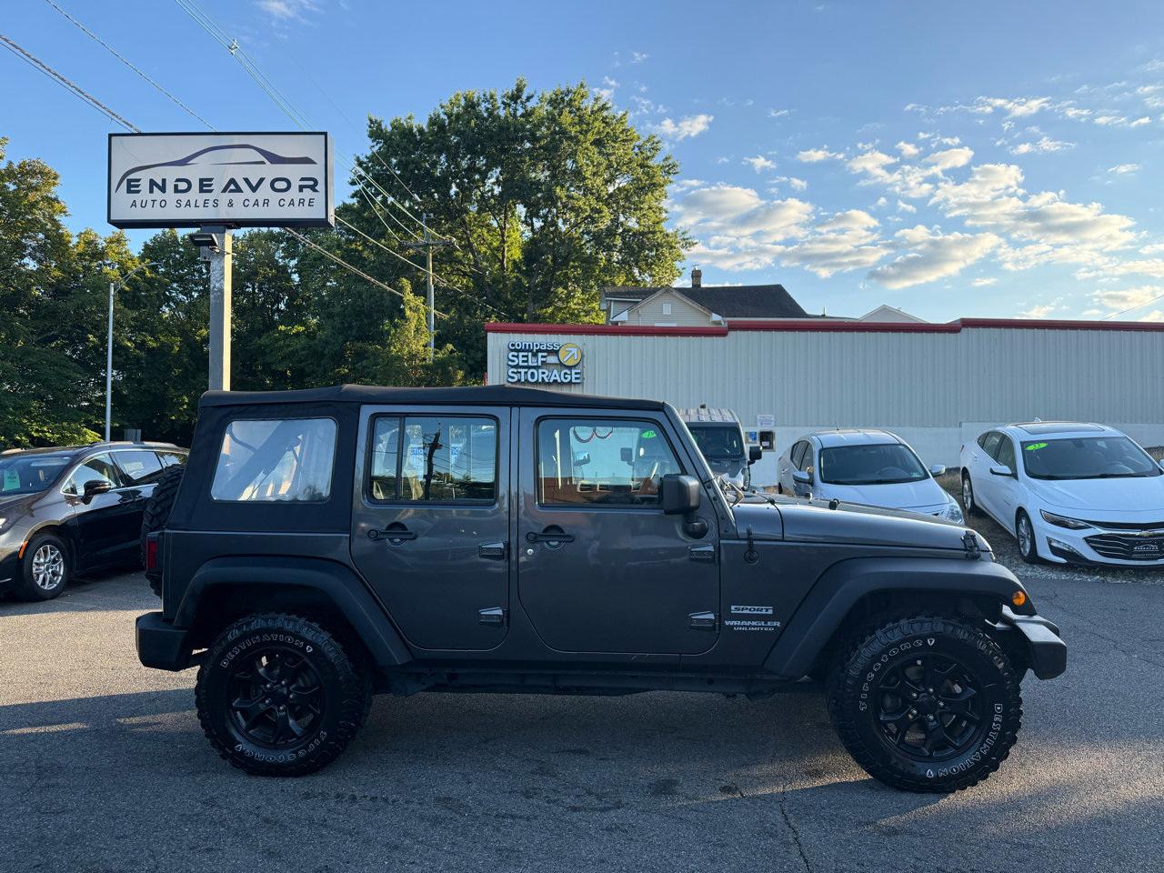 Used 2017 Jeep Wrangler Unlimited Sport w/ Connectivity Group image 7