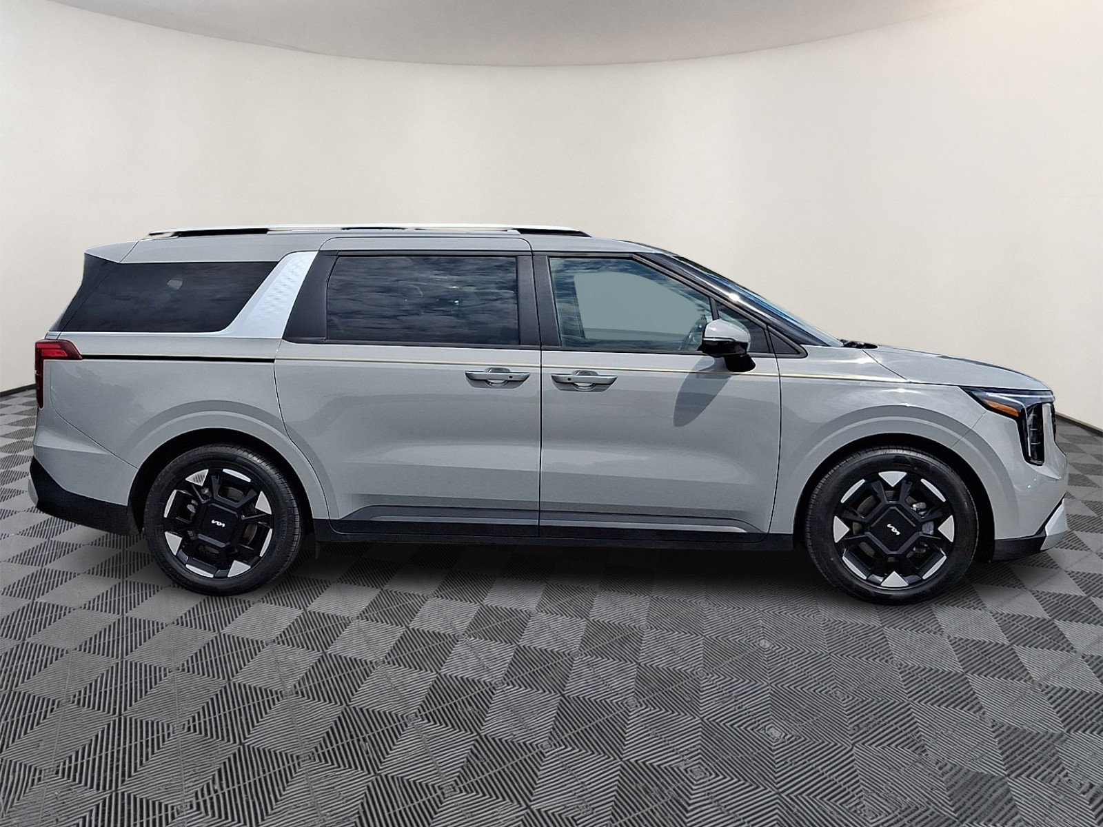 Certified 2025 Kia Carnival EX FWD image 7