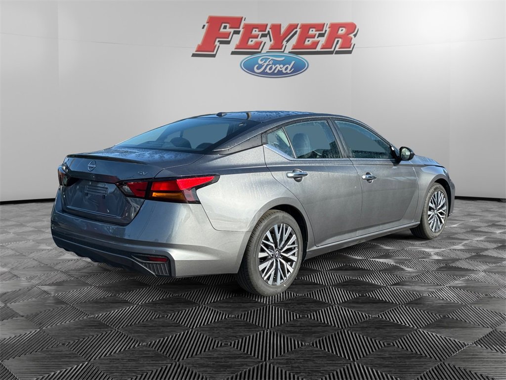Used 2024 Nissan Altima 2.5 SV image 5