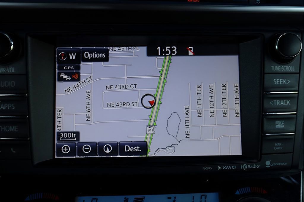 Used 2016 Toyota RAV4 Limited image 28