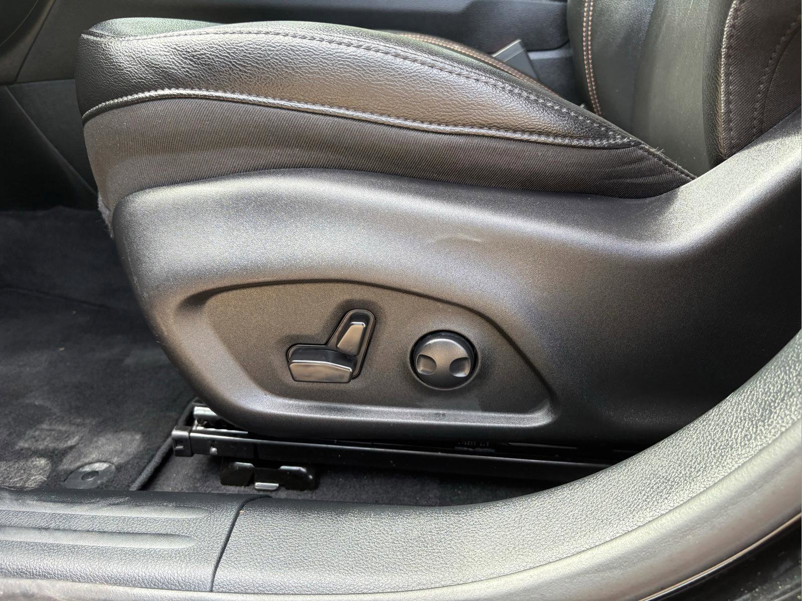 Used 2024 Jeep Compass Limited image 20