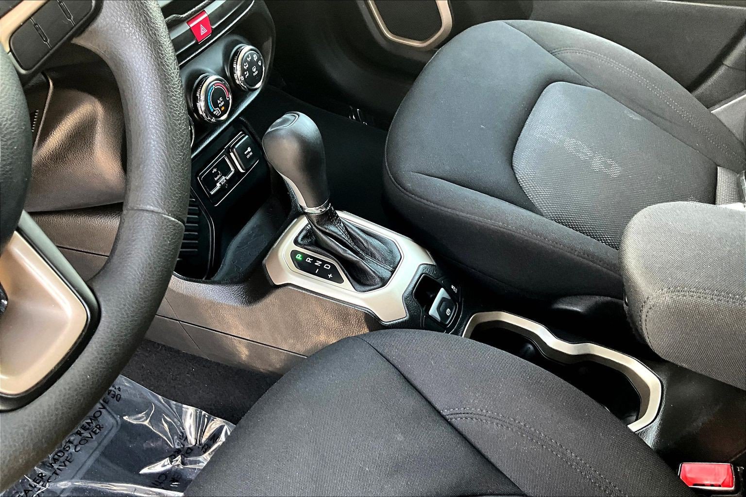 Used 2017 Jeep Renegade Sport w/ Power & Air Group FWD image 14