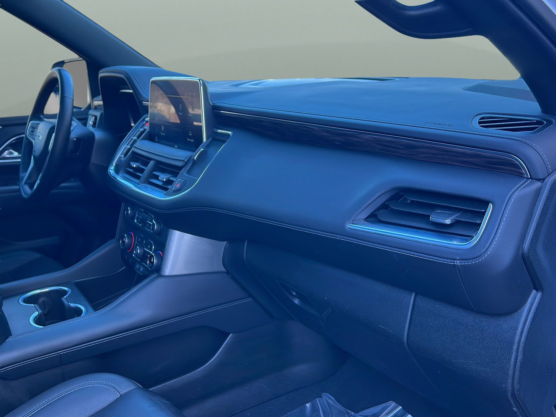 Used 2023 Chevrolet Tahoe Z71 w/ Luxury Package image 32