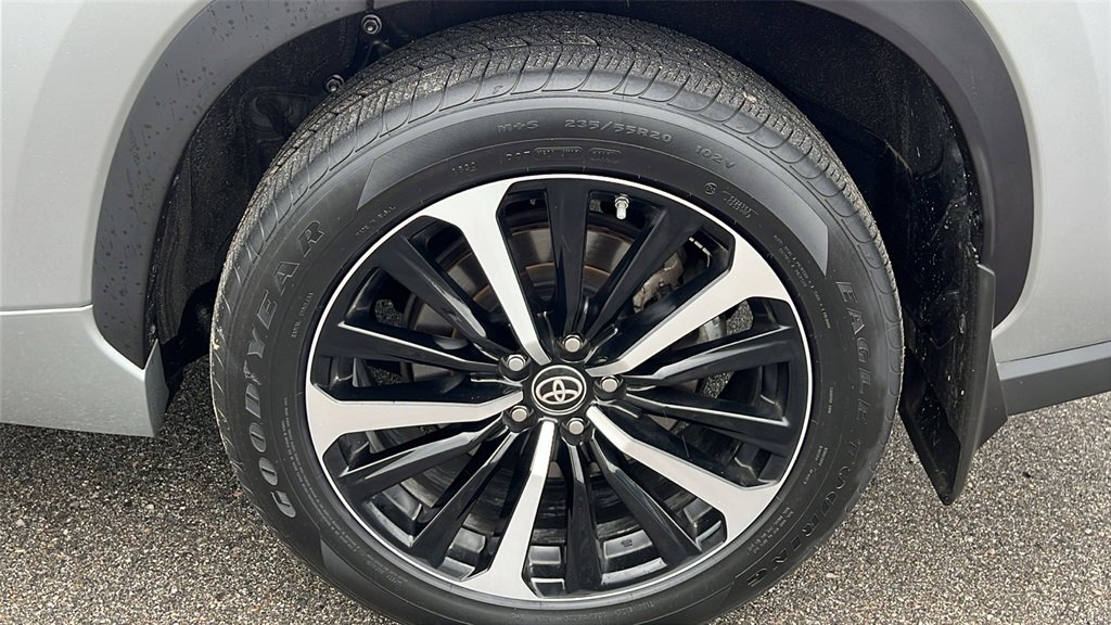 Used 2022 Toyota Highlander XSE image 37