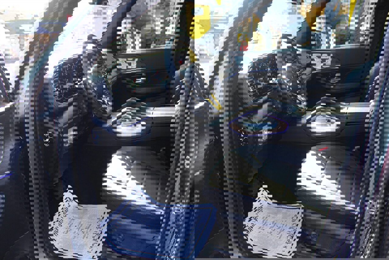 Used 2021 Mercedes-Benz GLS 450 4MATIC image 13