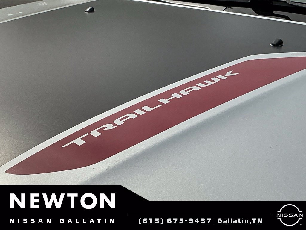 Used 2025 Jeep Compass Trailhawk AWD/4WD image 10