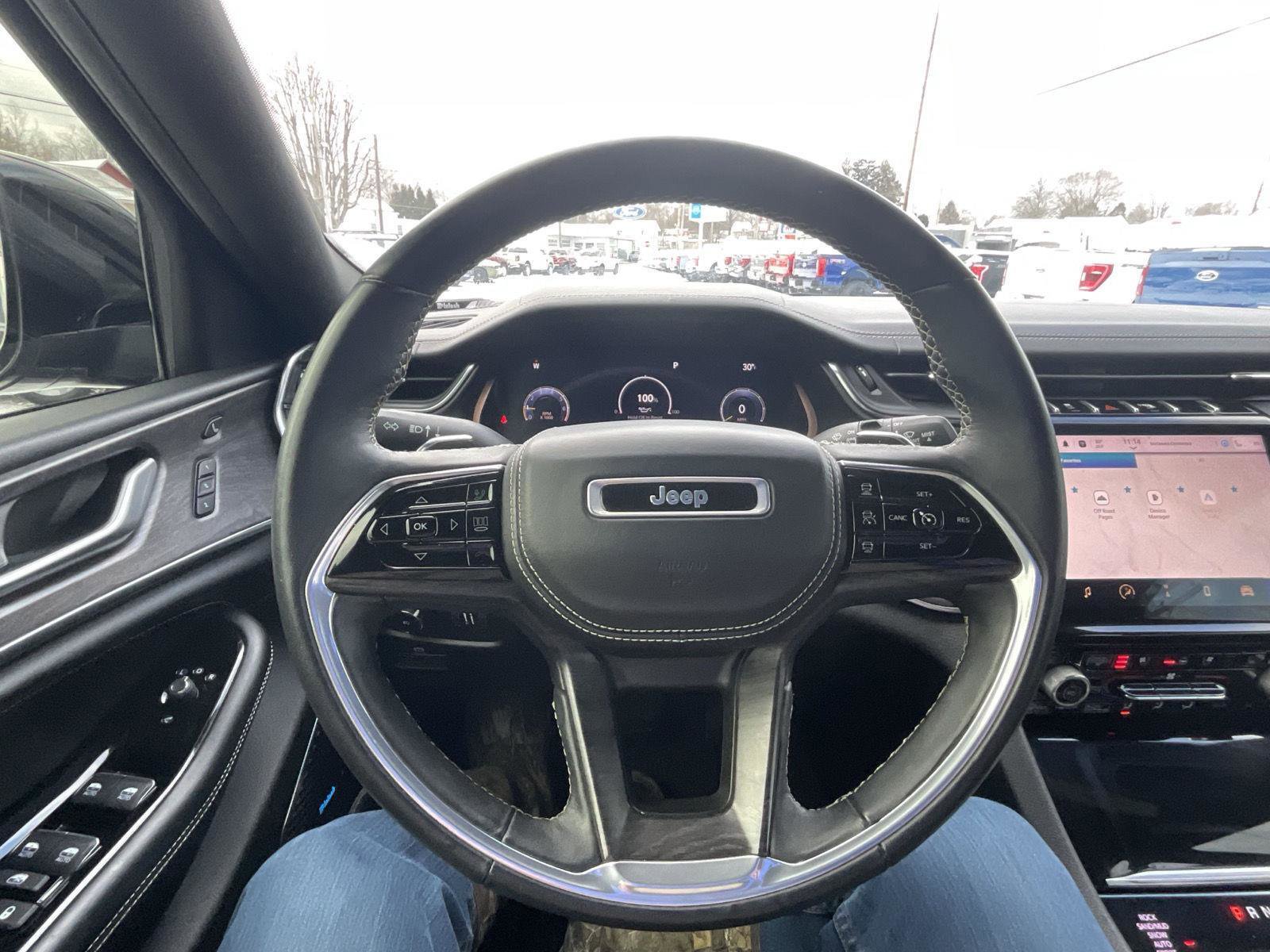 Used 2022 Jeep Grand Cherokee L Overland w/ Luxury Tech Group IV image 24