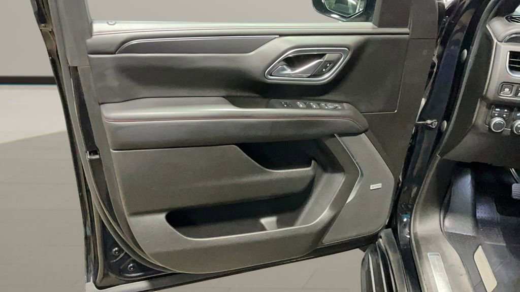 Used 2021 Chevrolet Suburban RST w/ Luxury Package image 12