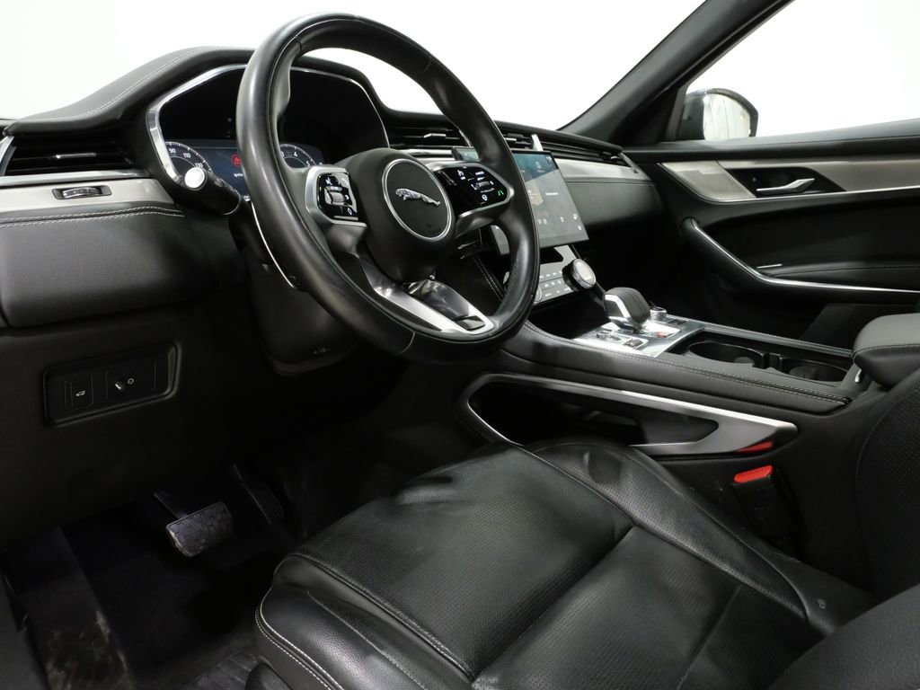 Used 2024 Jaguar F-PACE R-Dynamic S image 12