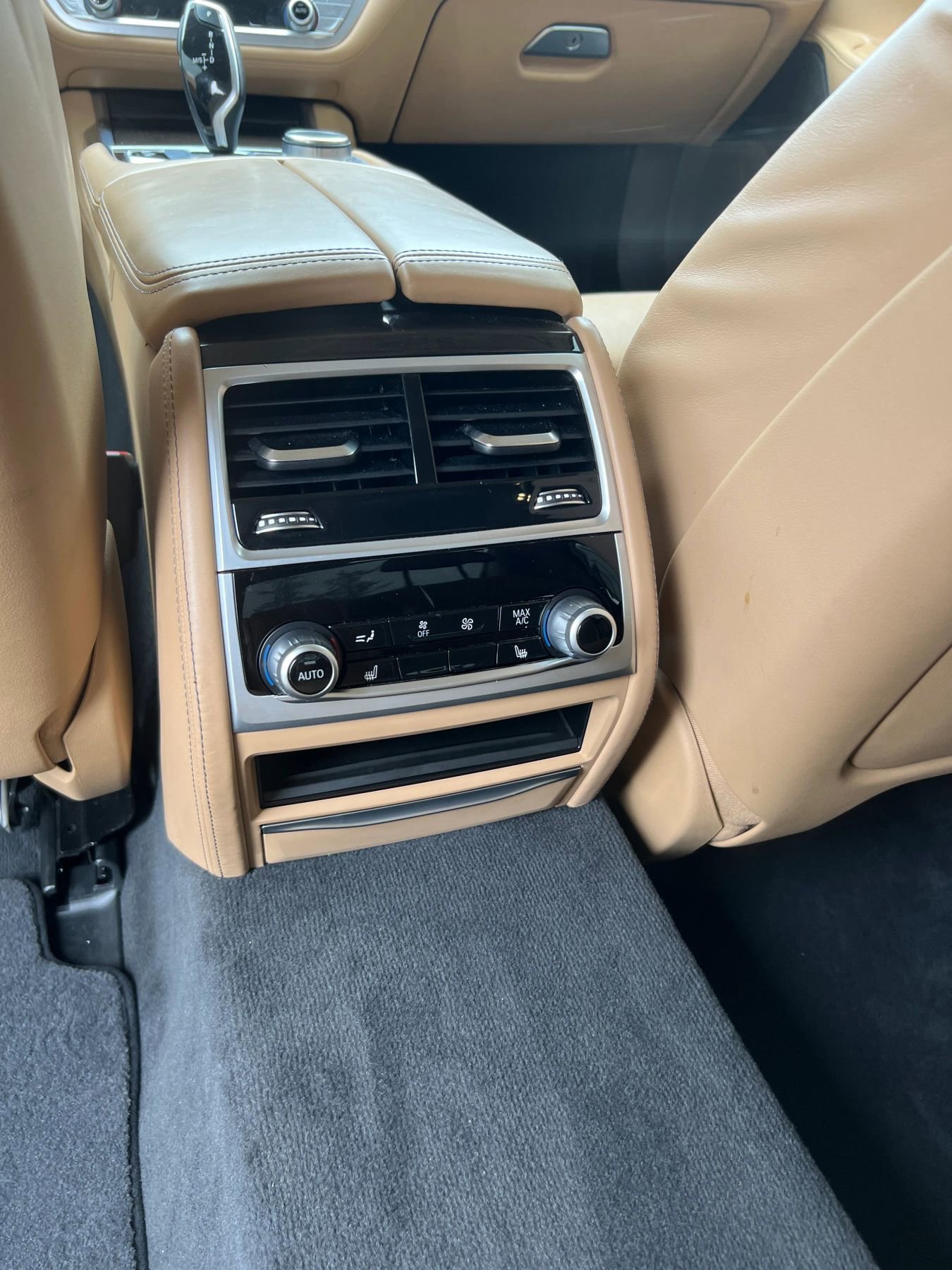 Used 2022 BMW 740i image 21