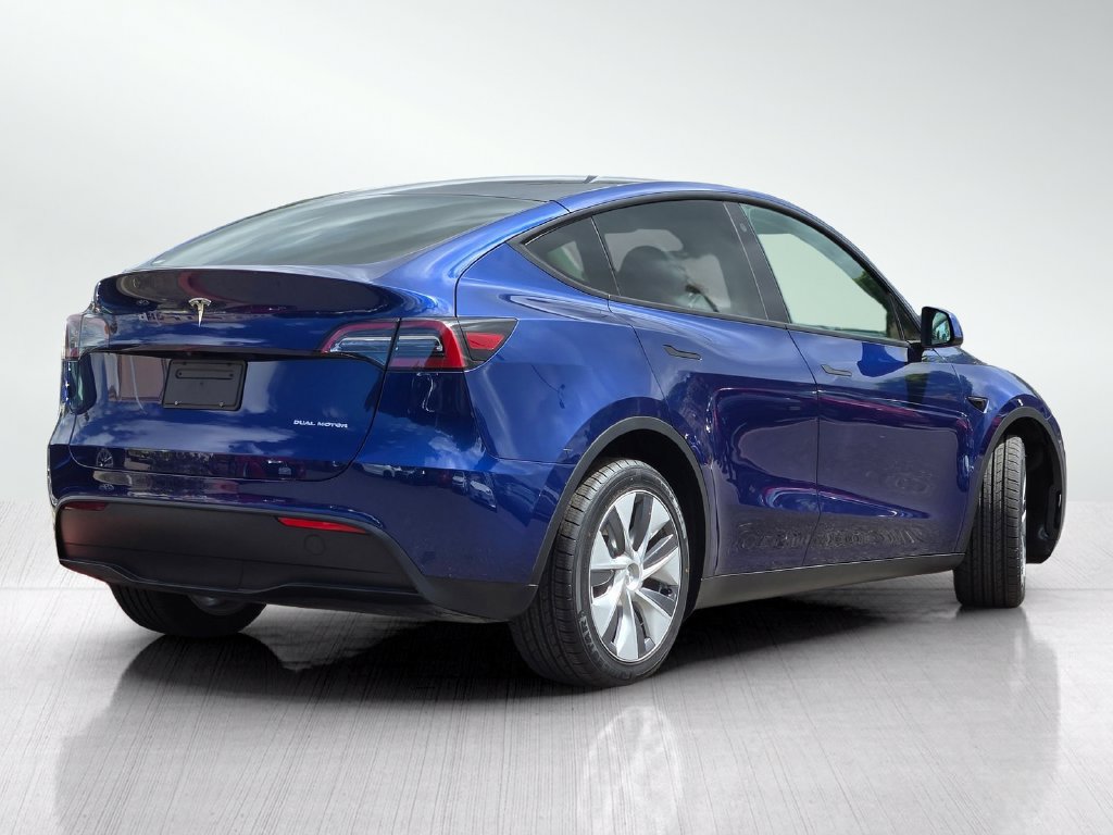 Used 2023 Tesla Model Y Long Range AWD/4WD image 4