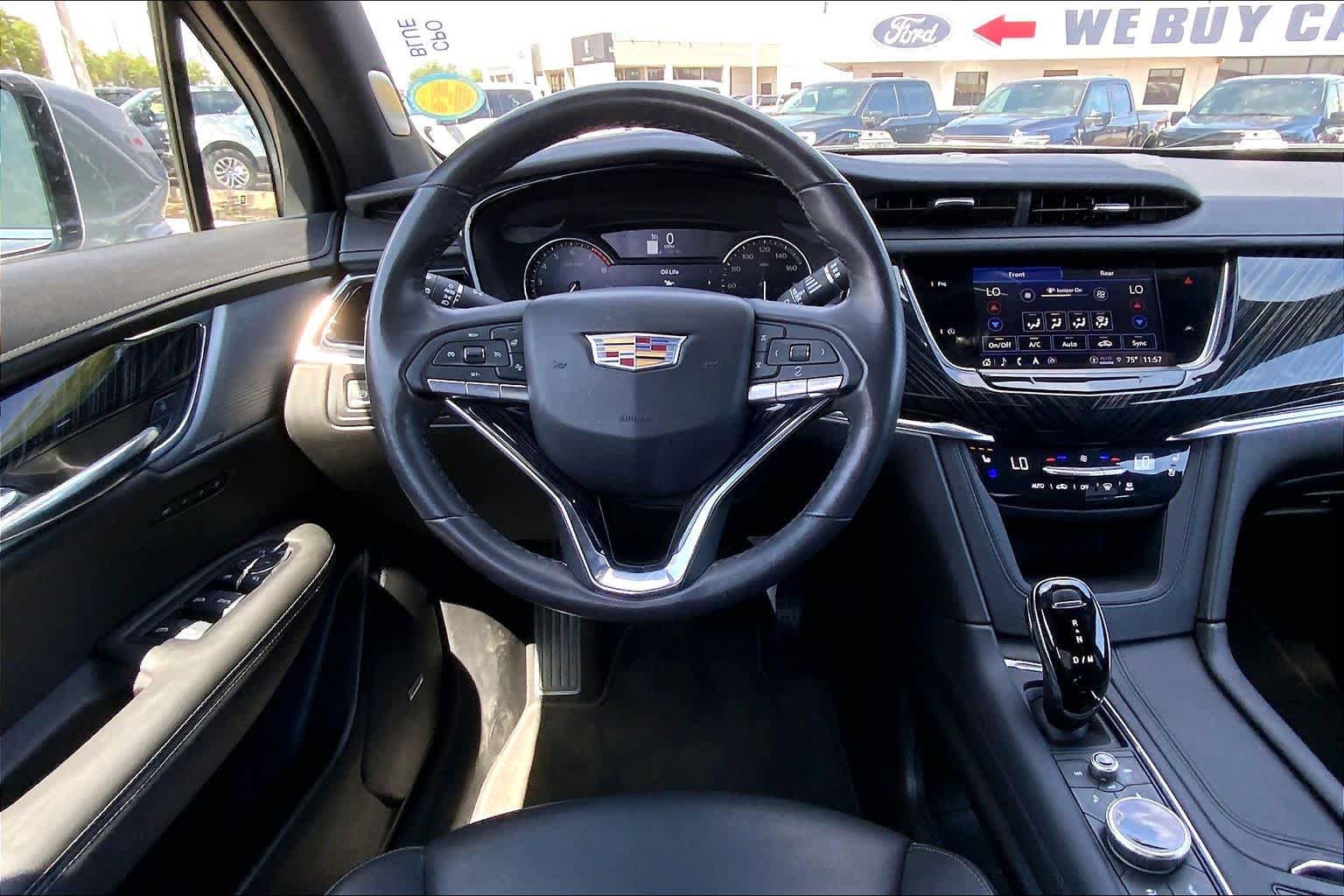 Used 2025 Cadillac XT6 Premium Luxury AWD/4WD image 6