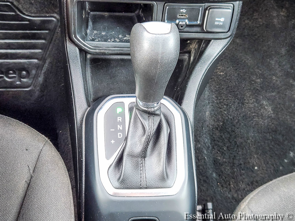 Used 2019 Jeep Renegade Latitude FWD image 14