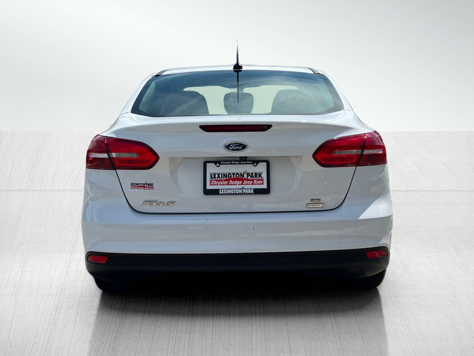 Used 2018 Ford Focus SE w/ SE Appearance Package image 6