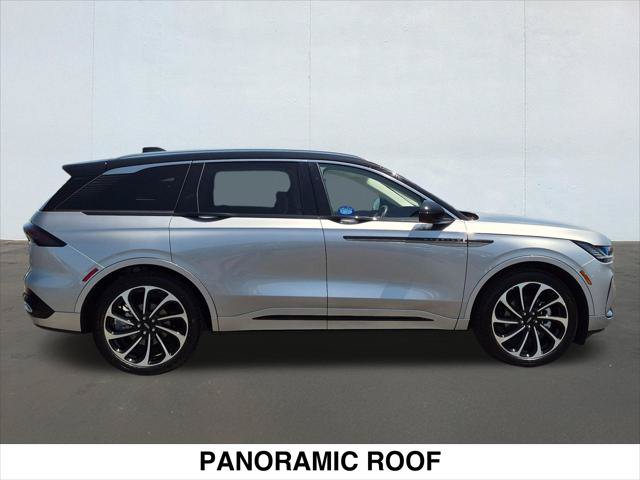 Used 2026 Lincoln Nautilus Black Label AWD/4WD image 4