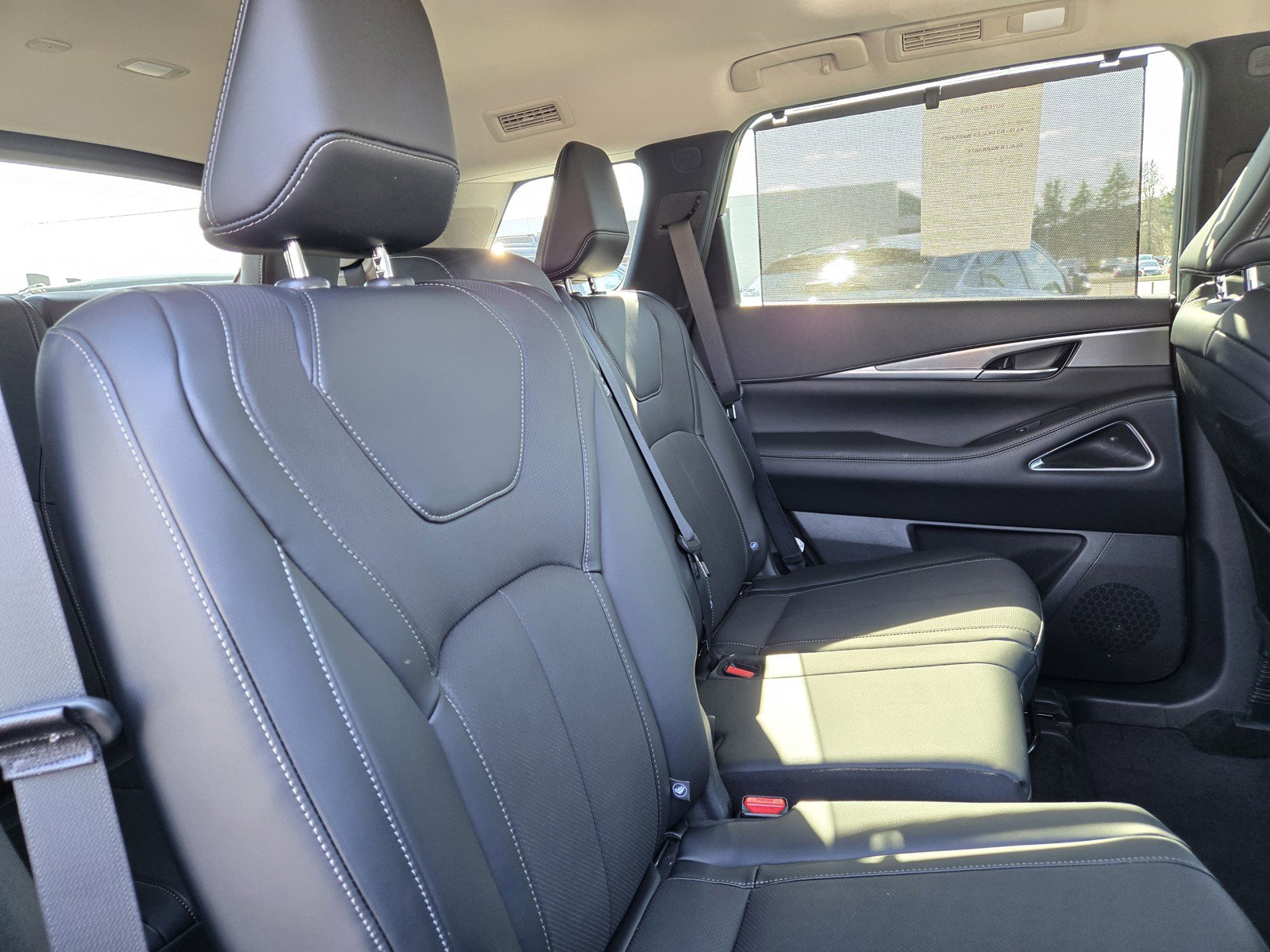 New 2026 INFINITI QX60 Luxe w/ Family Package image 11