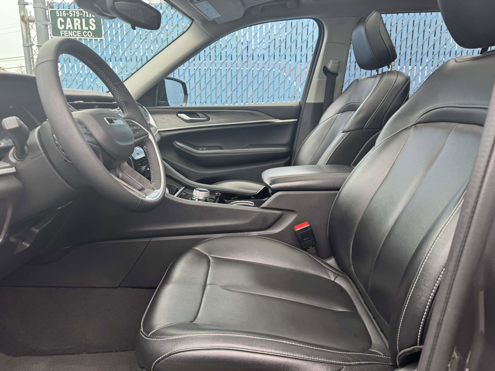 Certified 2023 Jeep Grand Cherokee L Limited AWD/4WD image 13