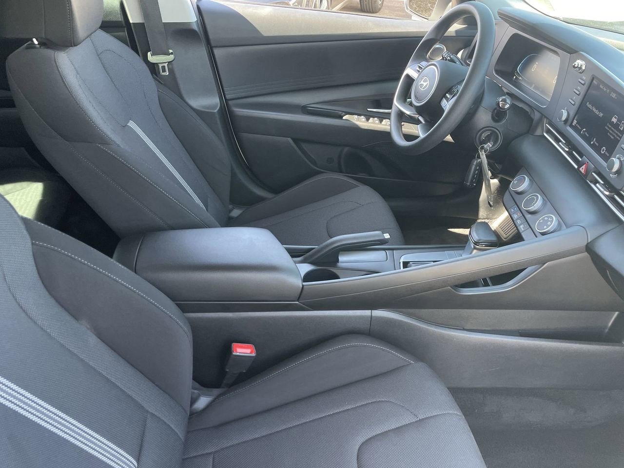 Certified 2024 Hyundai Elantra SE FWD image 11