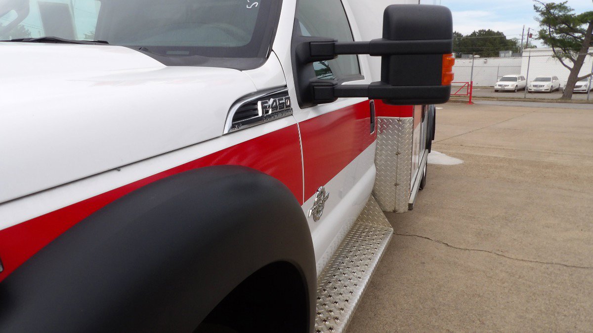 Used 2013 Ford F450 XLT w/ Ambulance Preparation Pkg RWD image 8
